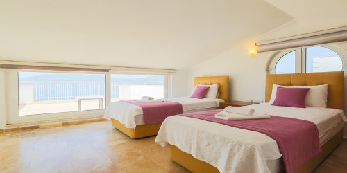Villa Juliet D-438.jpg-thumb