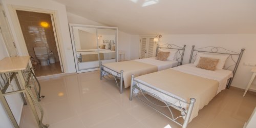Villa Sunset & Apartments-Sunset_3_-_Ensuite_Twin_Bedroom_-_Kalkana_-_Kalkan.jpg-thumb